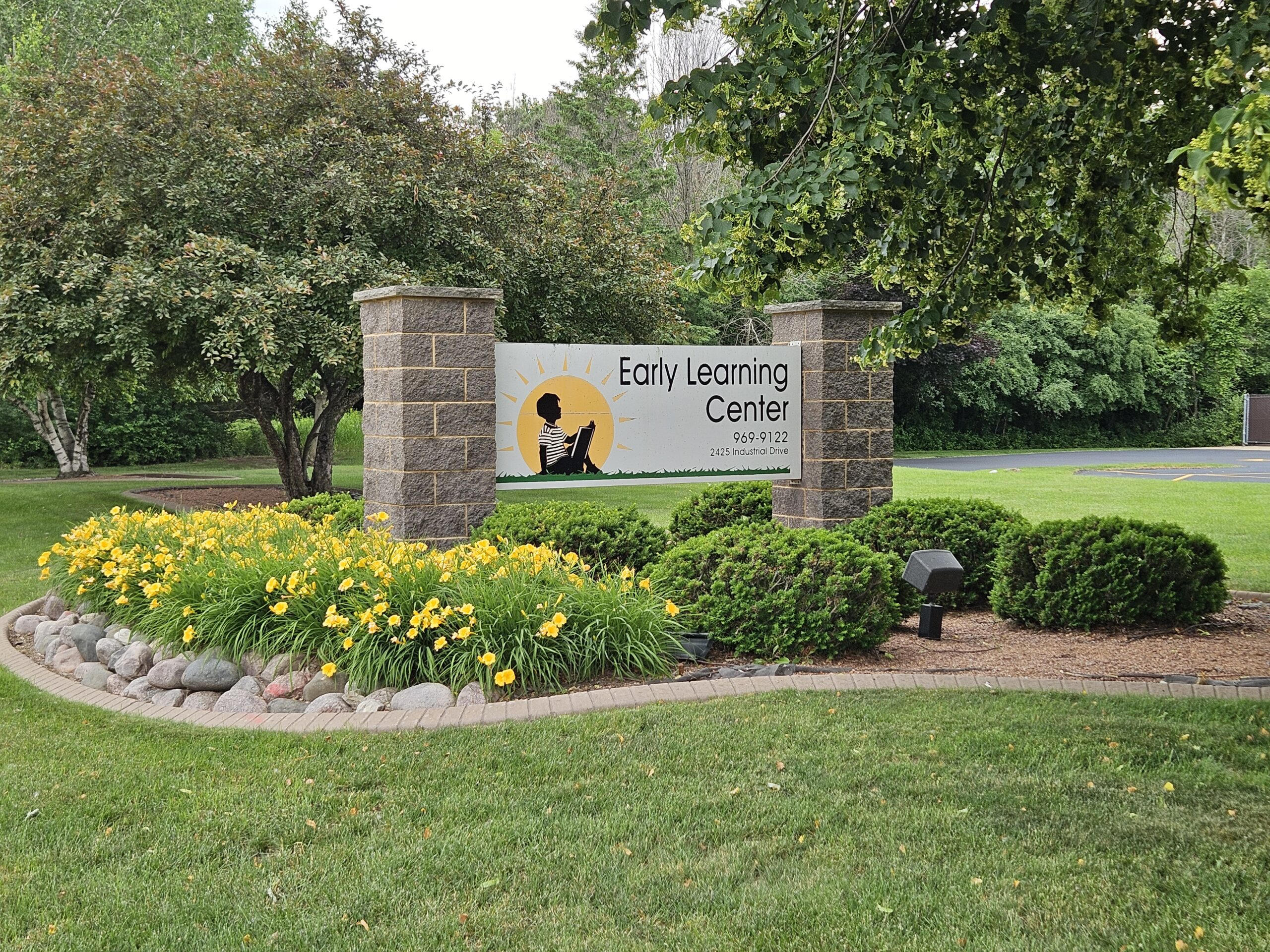 Children learning and playing at Early Learning Center in Neenah, Wisconsin
